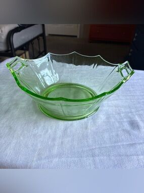 Scalloped Green Glass Serving Bowl - Decorative Tableware Vintage